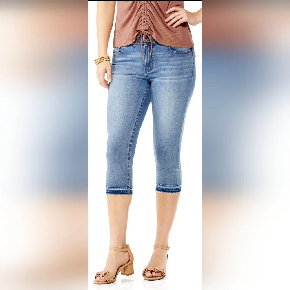 Cato Women's Capri Jeans Stretch Rayon/Cotton Light Blue Wash Pink Stitching 4/S - Picture 13 of 13